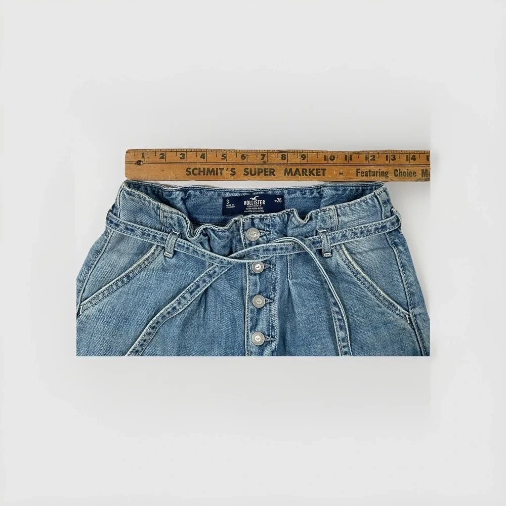 Hollister Curvy Ultra High-Rise Mom‎ Shorts Womens 3